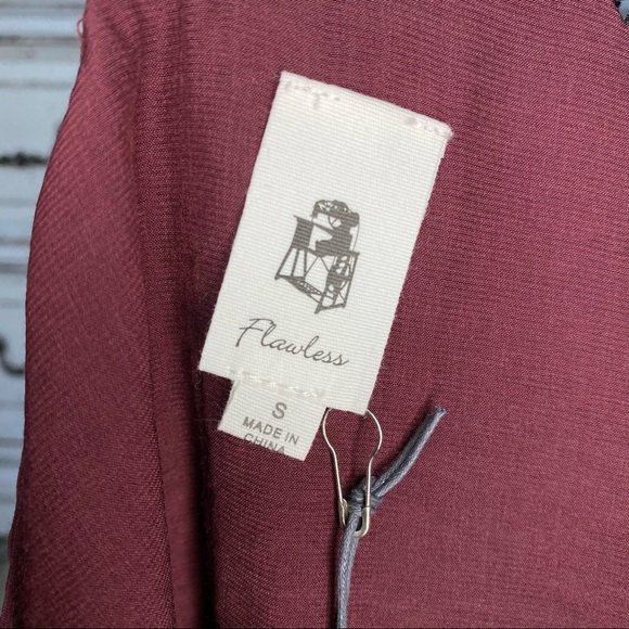 Flawless Maroon V-Neck Tank Top w/ Lace Straps - Picture 3 of 6